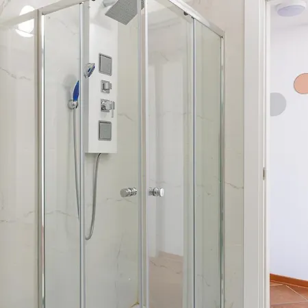 Gold Oasi - Business Solution Apartahotel Ferrara