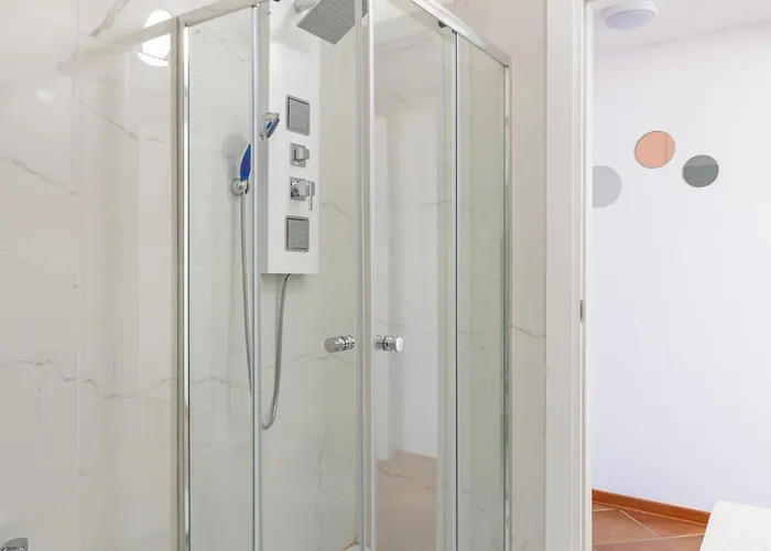 Gold Oasi - Business Solution 아파트호텔 페라라