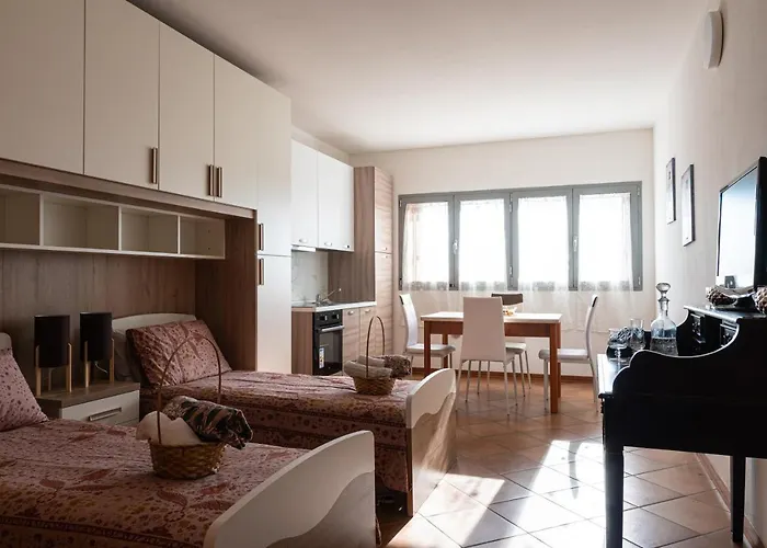 Gold Oasi - Business Solution 아파트호텔 페라라